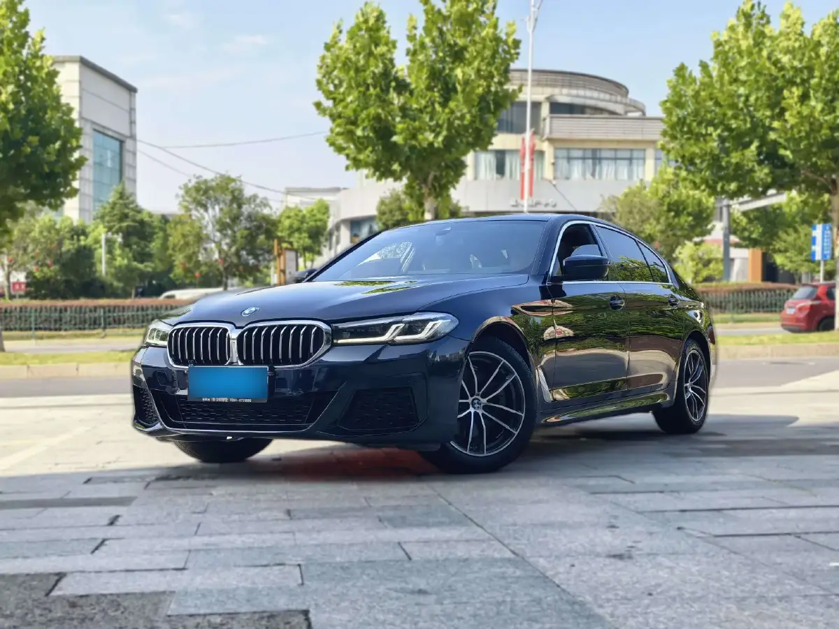 2022 BMW 5 Series 2.0T 184HP L4 8AT