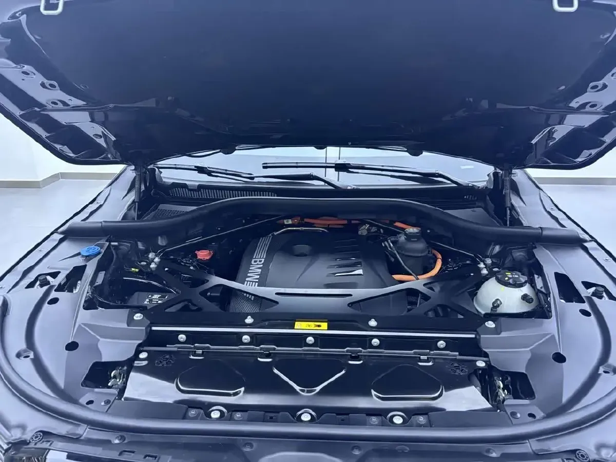 2023 BMW XM 3.0T 313HP L6 8AT PHEV 25.7KWH,autocango,china used car exporter,china ev exporter,chinese used car exporter,chinese used ev exporter