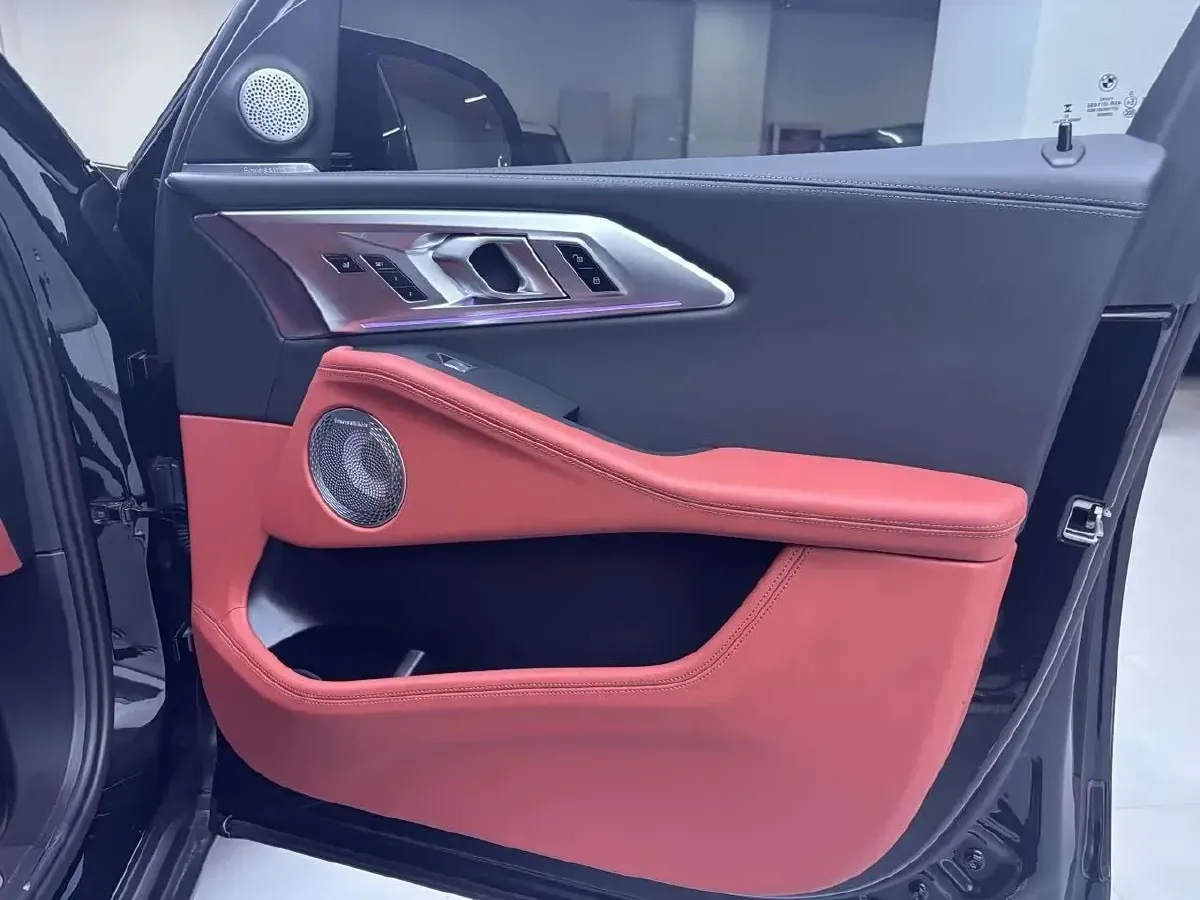 2023 BMW XM 3.0T 313HP L6 8AT PHEV 25.7KWH,autocango,china used car exporter,china ev exporter,chinese used car exporter,chinese used ev exporter