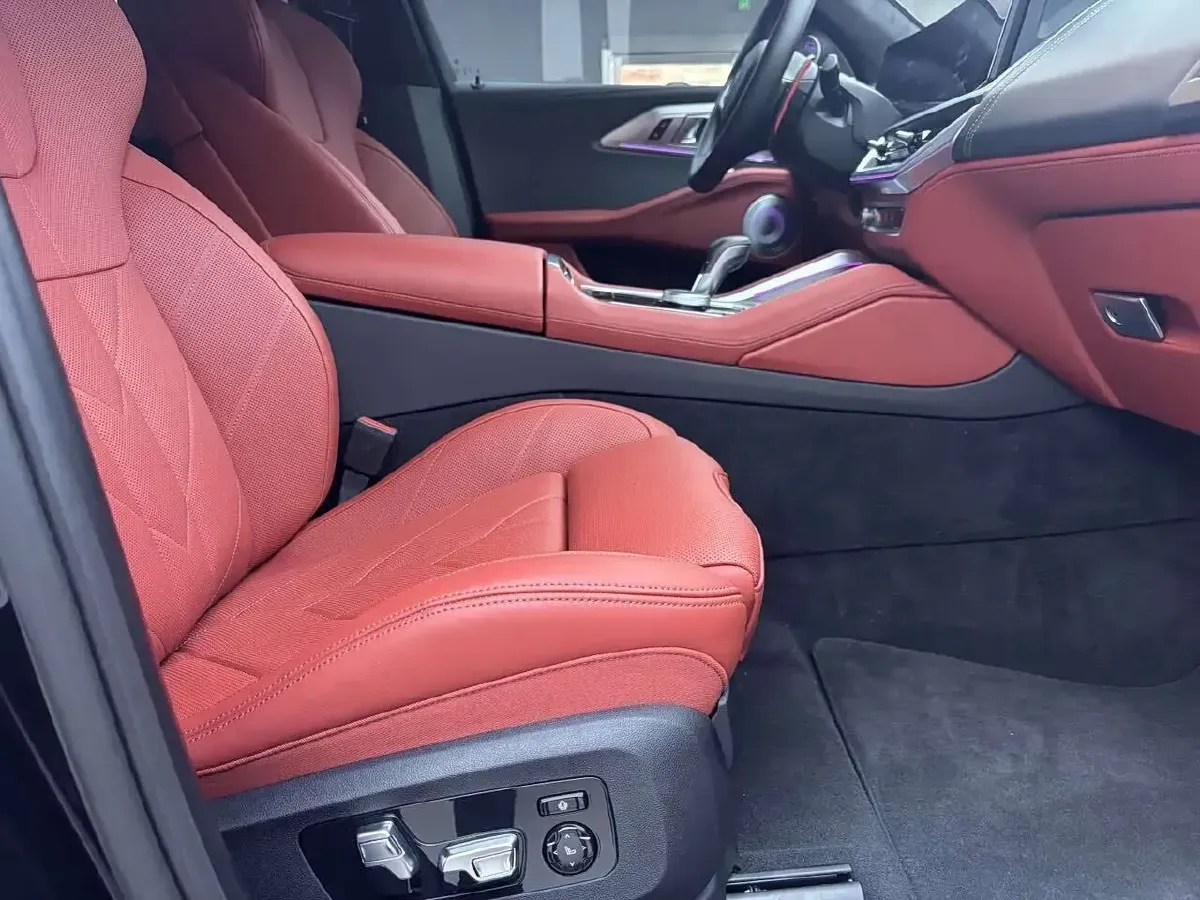 2023 BMW XM 3.0T 313HP L6 8AT PHEV 25.7KWH,autocango,china used car exporter,china ev exporter,chinese used car exporter,chinese used ev exporter