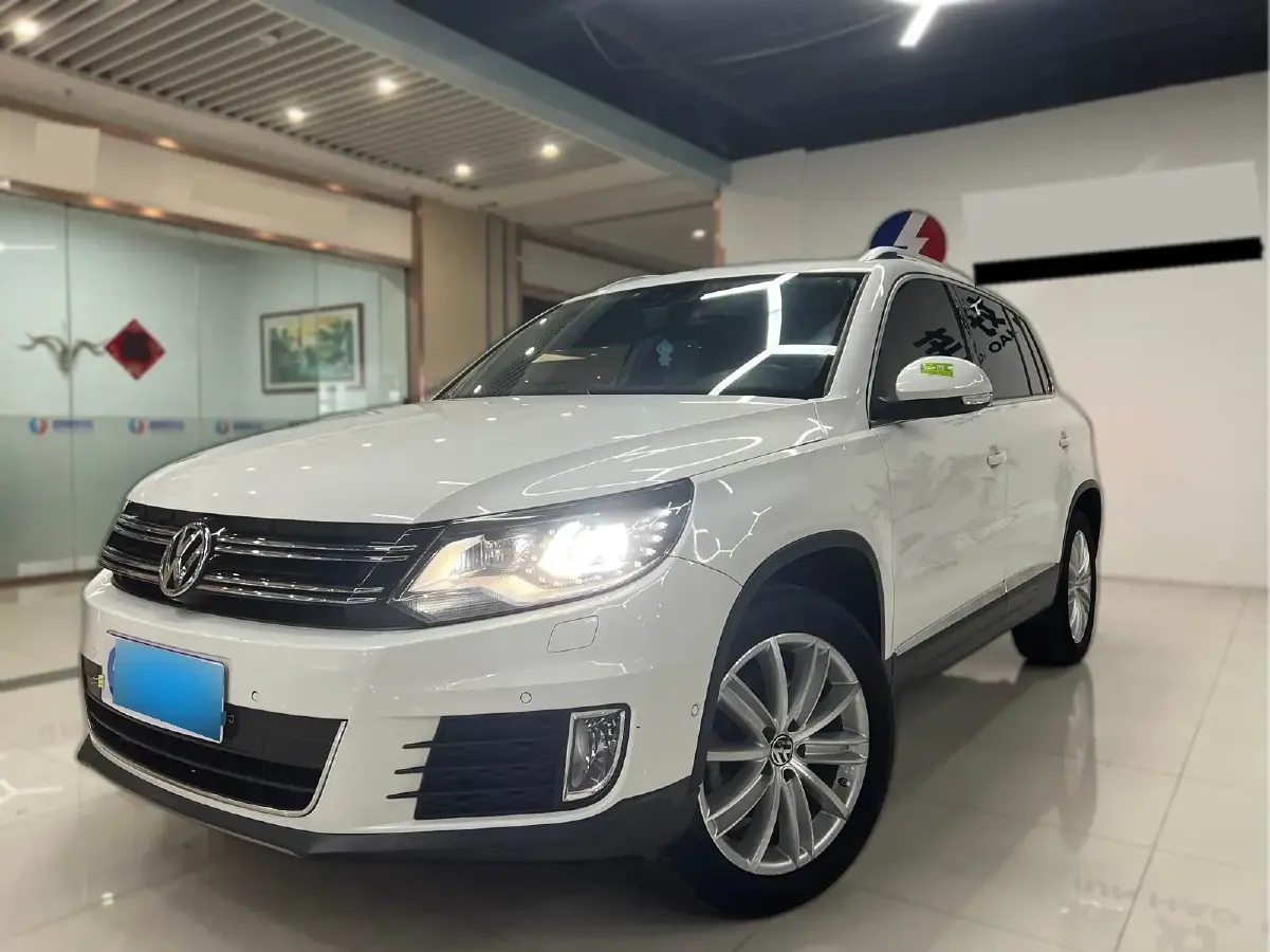 2013 Volkswagen Tiguan 2.0T 200HP L4 6AT