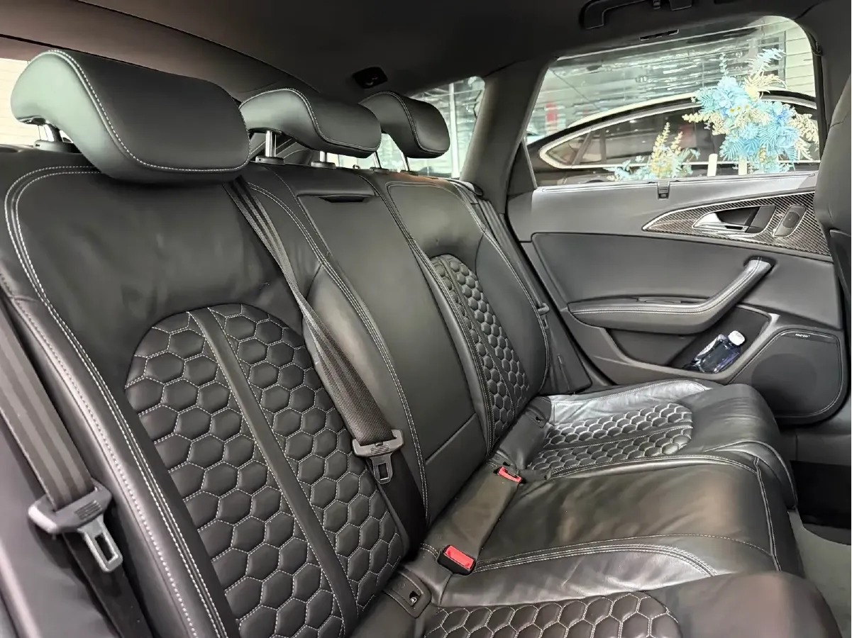 2016 Audi RS 6 4.0T 560HP V8 8AT,autocango,china used car exporter,china ev exporter,chinese used car exporter,chinese used ev exporter