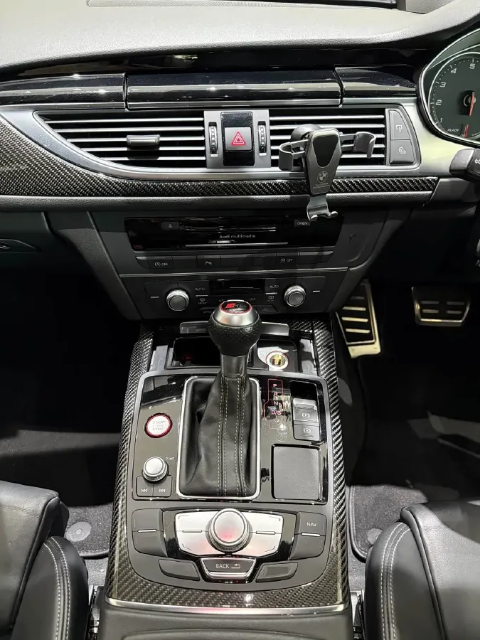 2016 Audi RS 6 4.0T 560HP V8 8AT,autocango,china used car exporter,china ev exporter,chinese used car exporter,chinese used ev exporter