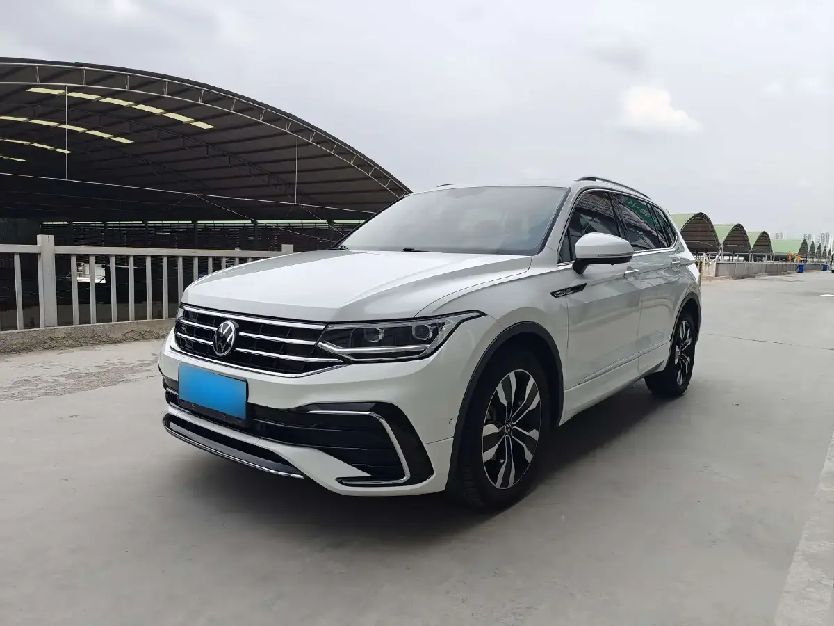 2022 Volkswagen Tiguan L 2.0T 186HP L4 7DCT