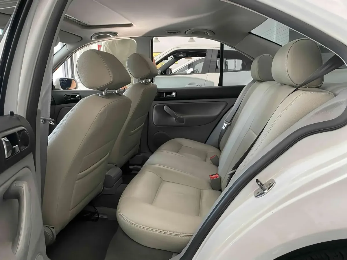 2006 Volkswagen Bora Classic 1.6L 100HP L4 4AT,autocango,china used car exporter,china ev exporter,chinese used car exporter,chinese used ev exporter