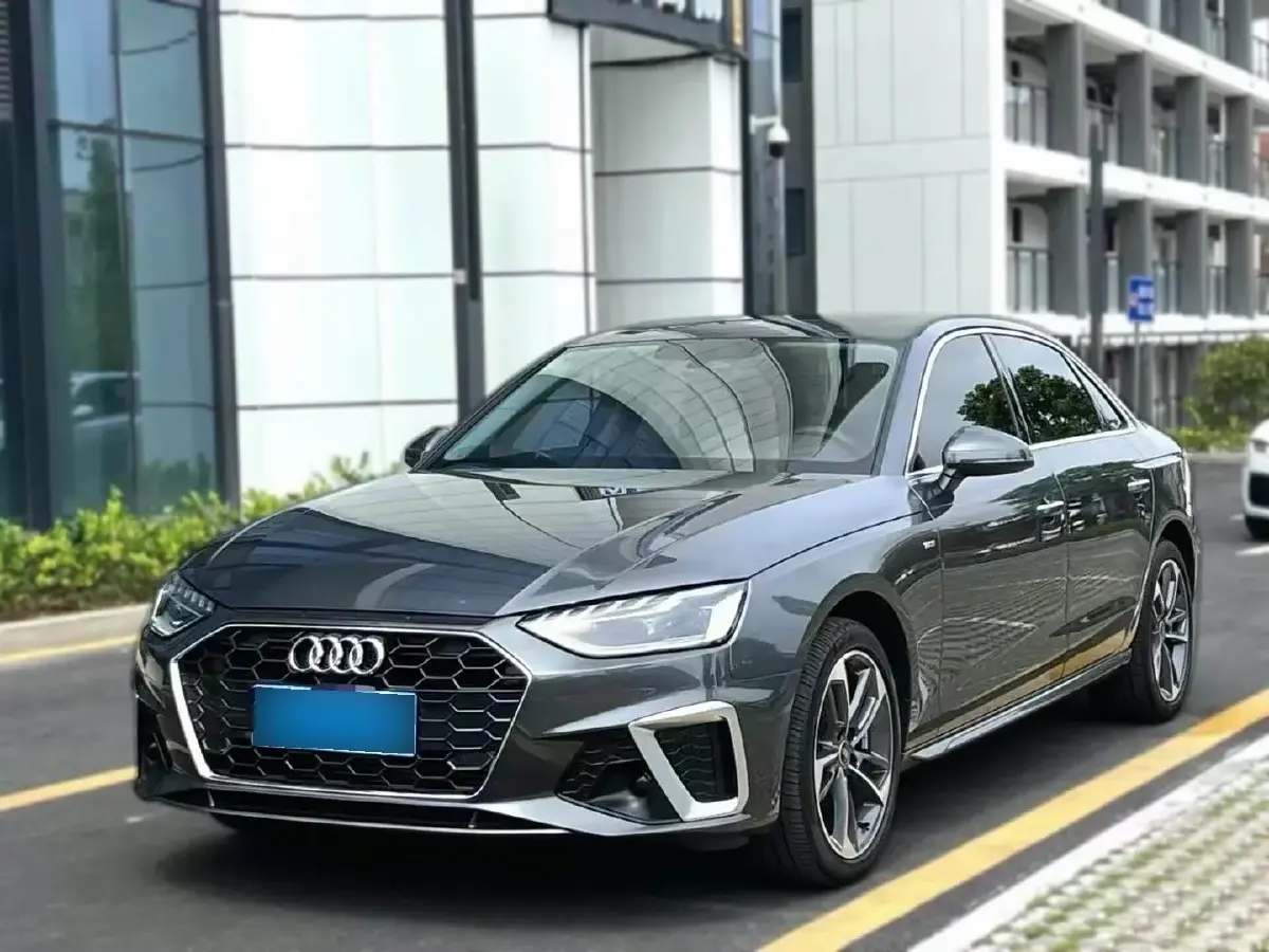 2024 Audi A4L 2.0T 190HP L4 7DCT