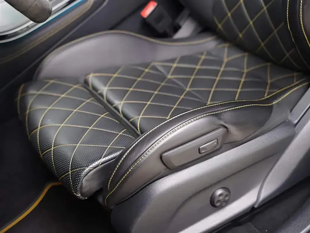 2018 Mercedes-Benz GLC Coupe AMG 4.0T 510HP V8 9AT,autocango,china used car exporter,china ev exporter,chinese used car exporter,chinese used ev exporter