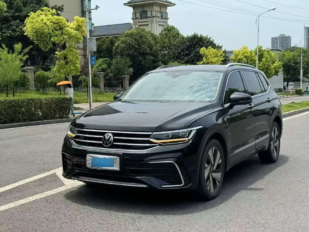 2023 Volkswagen Tiguan L 2.0T 186HP L4 7DCT