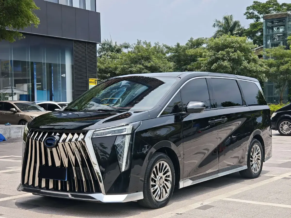 2023 GAC Trumpchi M8 2.0T 190HP L4 E-CVT Hybrid