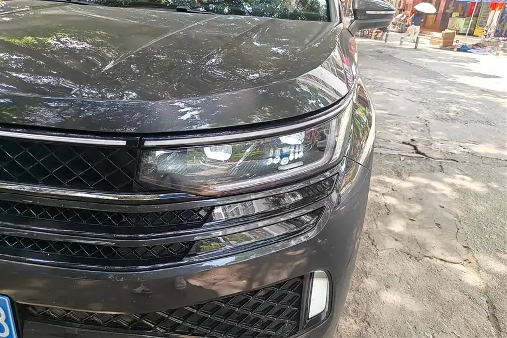 2023 Volkswagen Tavendor 2.0T 220HP L4 7DCT,autocango,china used car exporter,china ev exporter,chinese used car exporter,chinese used ev exporter