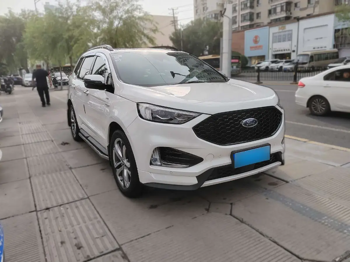 2020 Ford Edge 2.0T 245HP L4 8AT