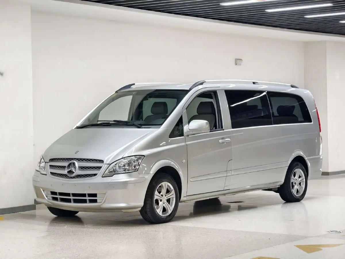 2011 Mercedes-Benz Vito 2.5L 190HP V6 5AT 2011 Mercedes-Benz Vito 2.5L 190HP V6 5AT