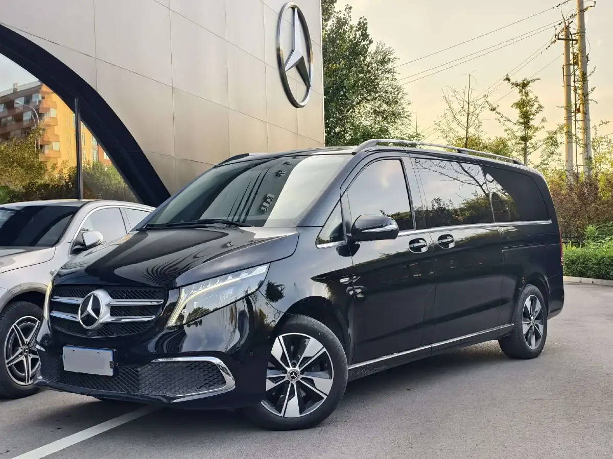 2022 Mercedes-Benz V Class 2.0T 211HP L4 9AT
