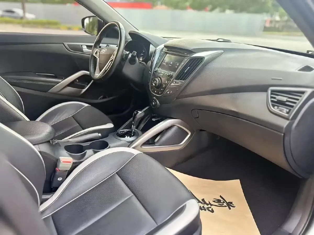 2012 Hyundai Veloster 1.6T 204HP L4 6AT,autocango,china used car exporter,china ev exporter,chinese used car exporter,chinese used ev exporter