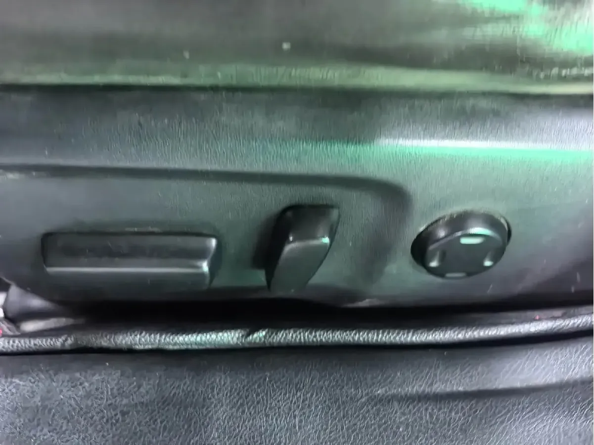 2013 Toyota Reiz 2.5L 193HP V6 6AT,autocango,china used car exporter,china ev exporter,chinese used car exporter,chinese used ev exporter