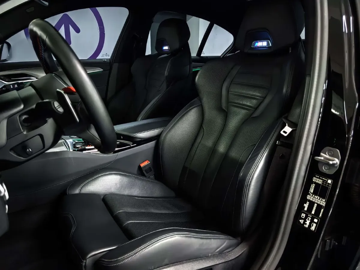 2021 BMW M5 4.4T 600HP V8 8AT,autocango,china used car exporter,china ev exporter,chinese used car exporter,chinese used ev exporter