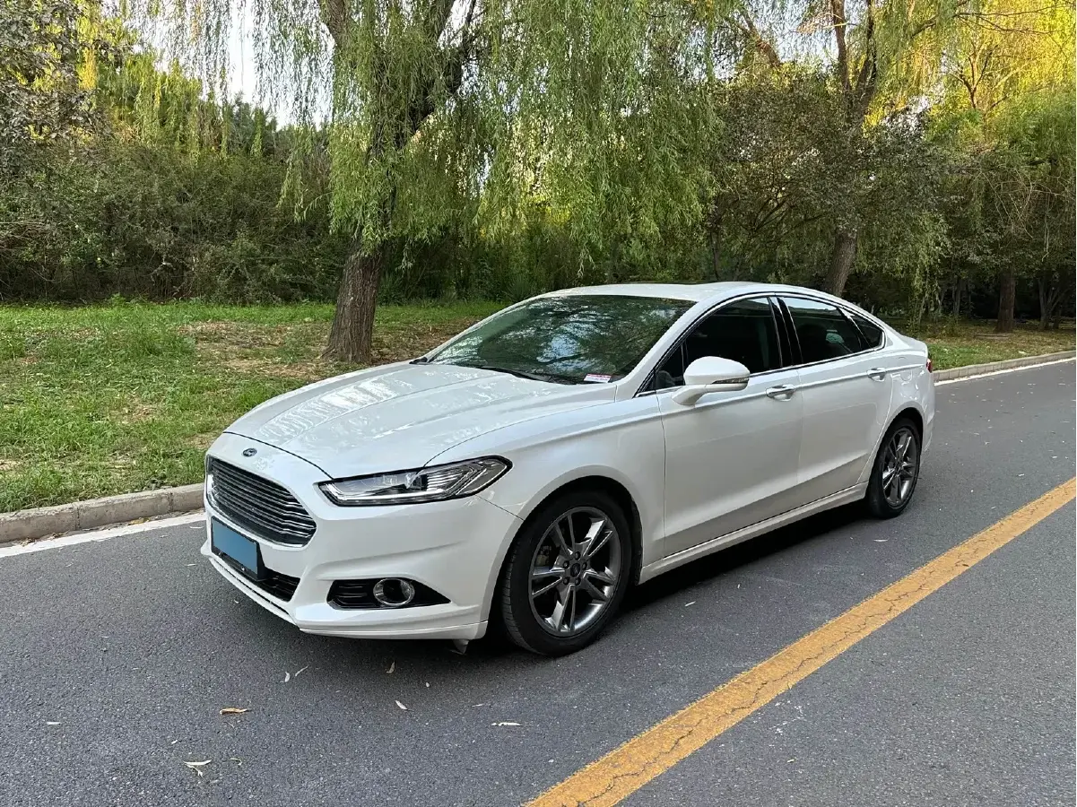 2013 Ford Mondeo 2.0T 242HP L4 6AT