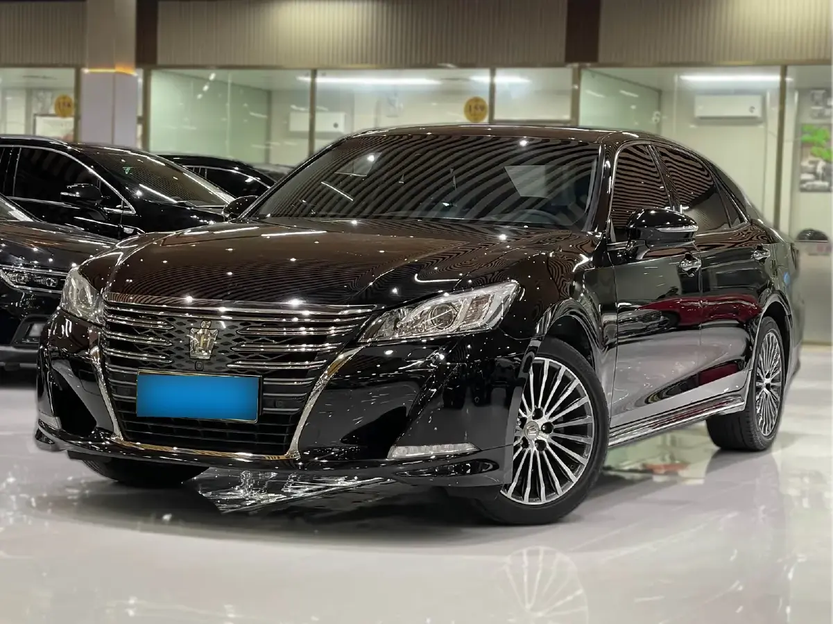 2018 Toyota Crown 2.0T 235HP L4 8AT