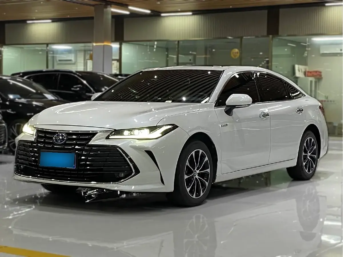 2023 Toyota Avalon 2.5L 178HP L4 E-CVT Hybrid