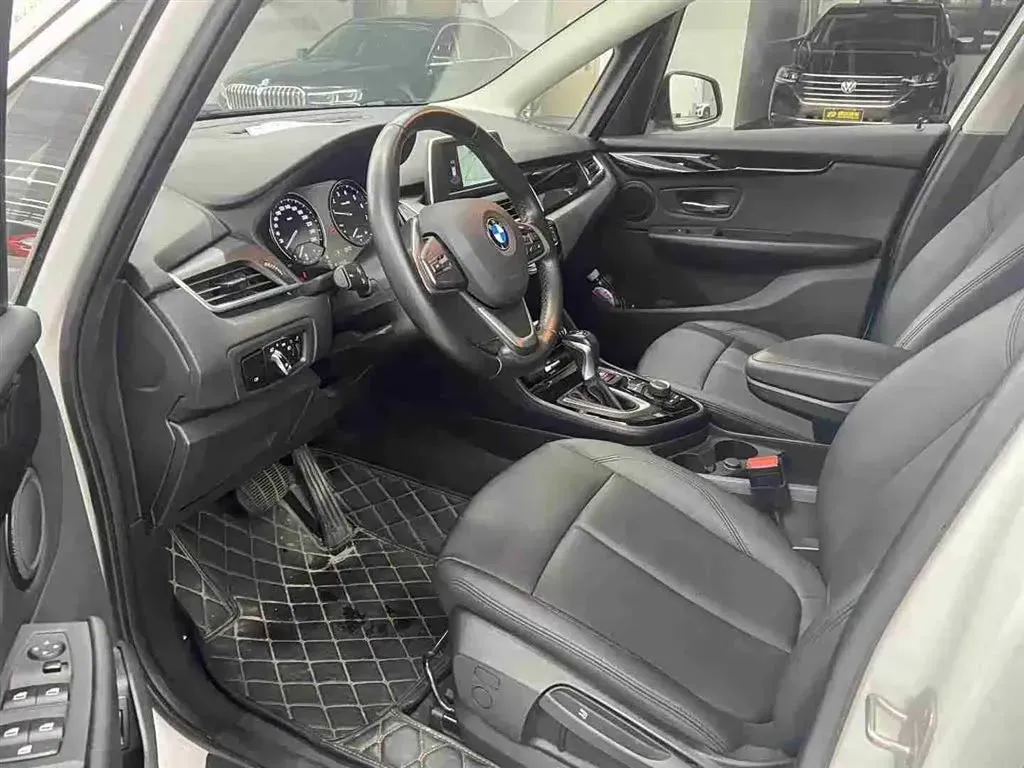 2019 BMW 2 Series Wagon 1.5T 136HP L3 6AT,autocango,china used car exporter,china ev exporter,chinese used car exporter,chinese used ev exporter