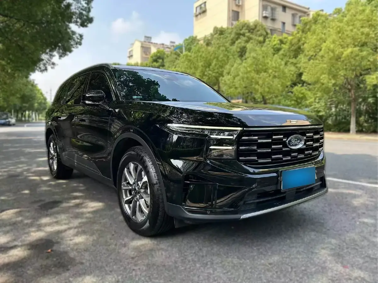 2023 Ford Edge 2.0T 252HP L4 8AT