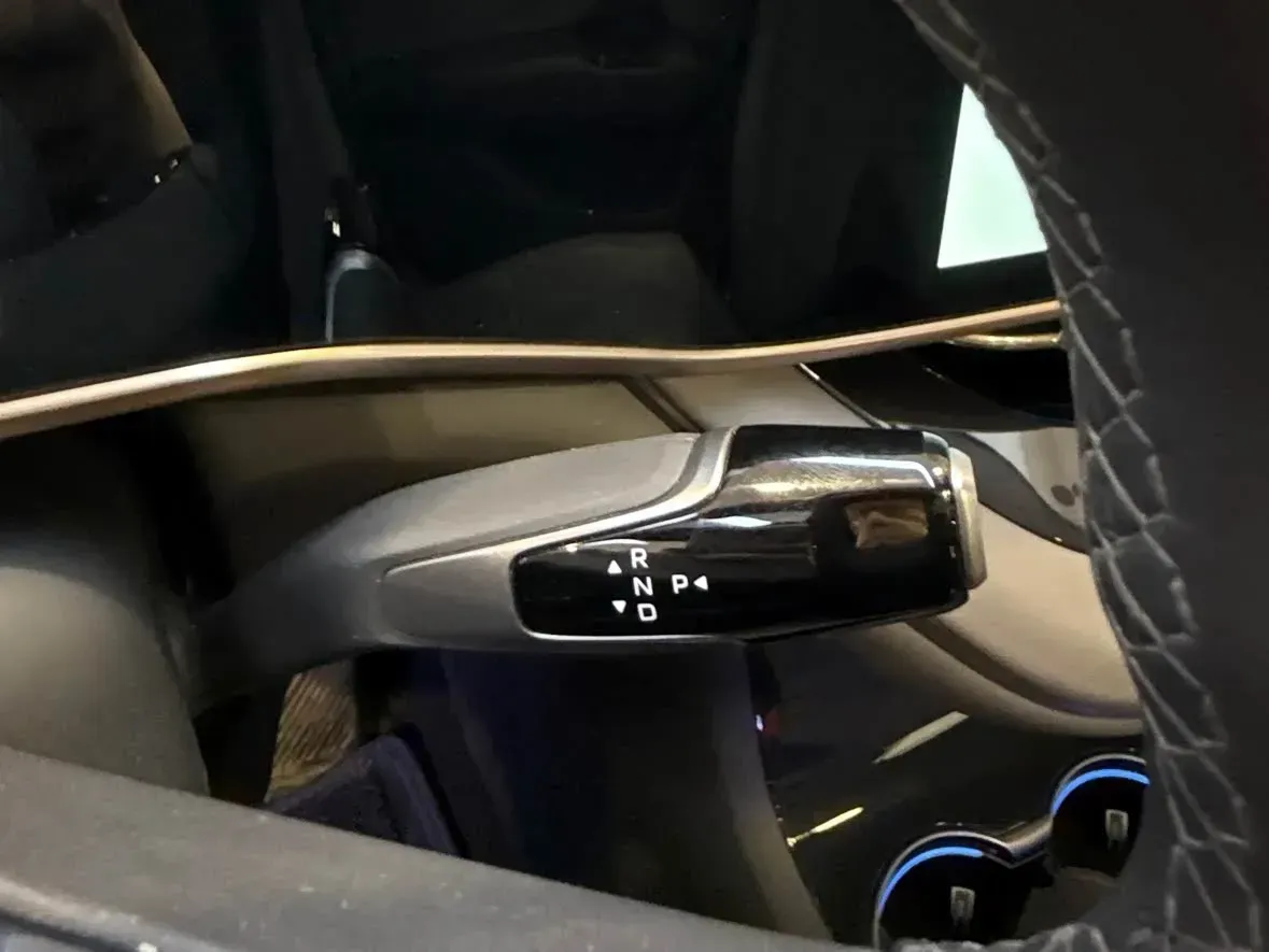 2024 HongQi EH7 BEV 111KWH,autocango,china used car exporter,china ev exporter,chinese used car exporter,chinese used ev exporter