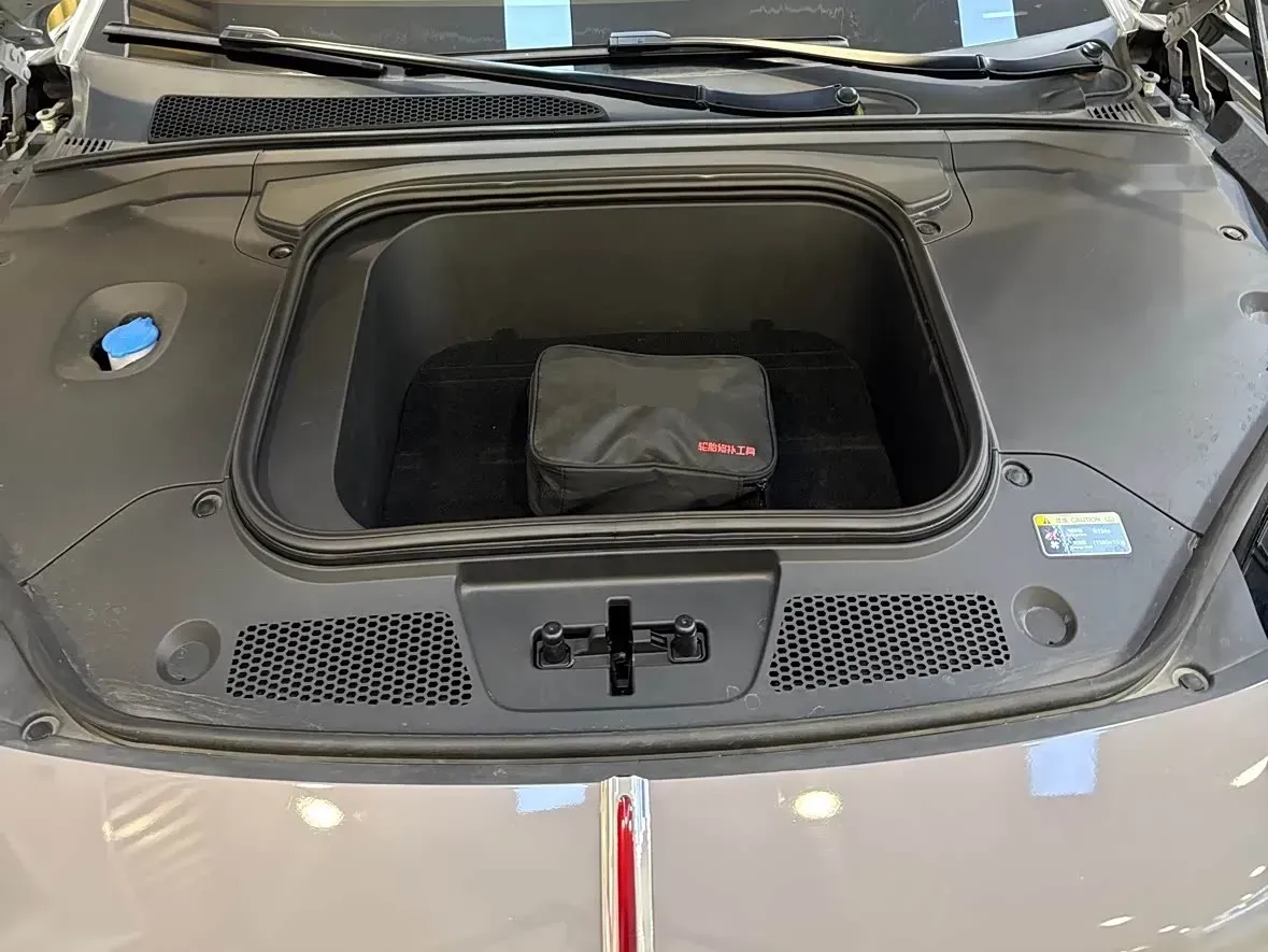 2024 HongQi EH7 BEV 111KWH,autocango,china used car exporter,china ev exporter,chinese used car exporter,chinese used ev exporter