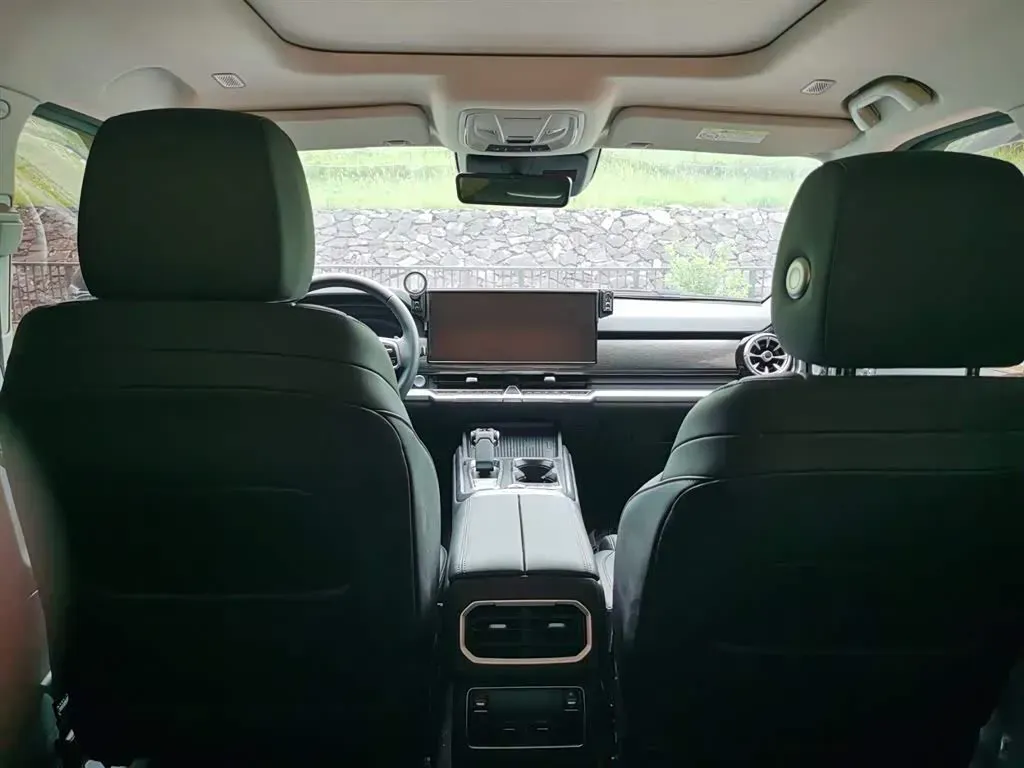 2024 Tank 400 2.0T 252HP L4 9AT PHEV 36.7/37.1KWH,autocango,china used car exporter,china ev exporter,chinese used car exporter,chinese used ev exporter