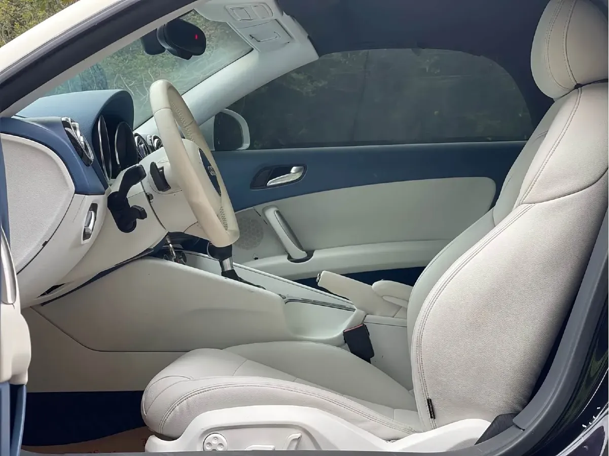 2011 Audi TT 2.0T 211HP L4 6DCT,autocango,china used car exporter,china ev exporter,chinese used car exporter,chinese used ev exporter