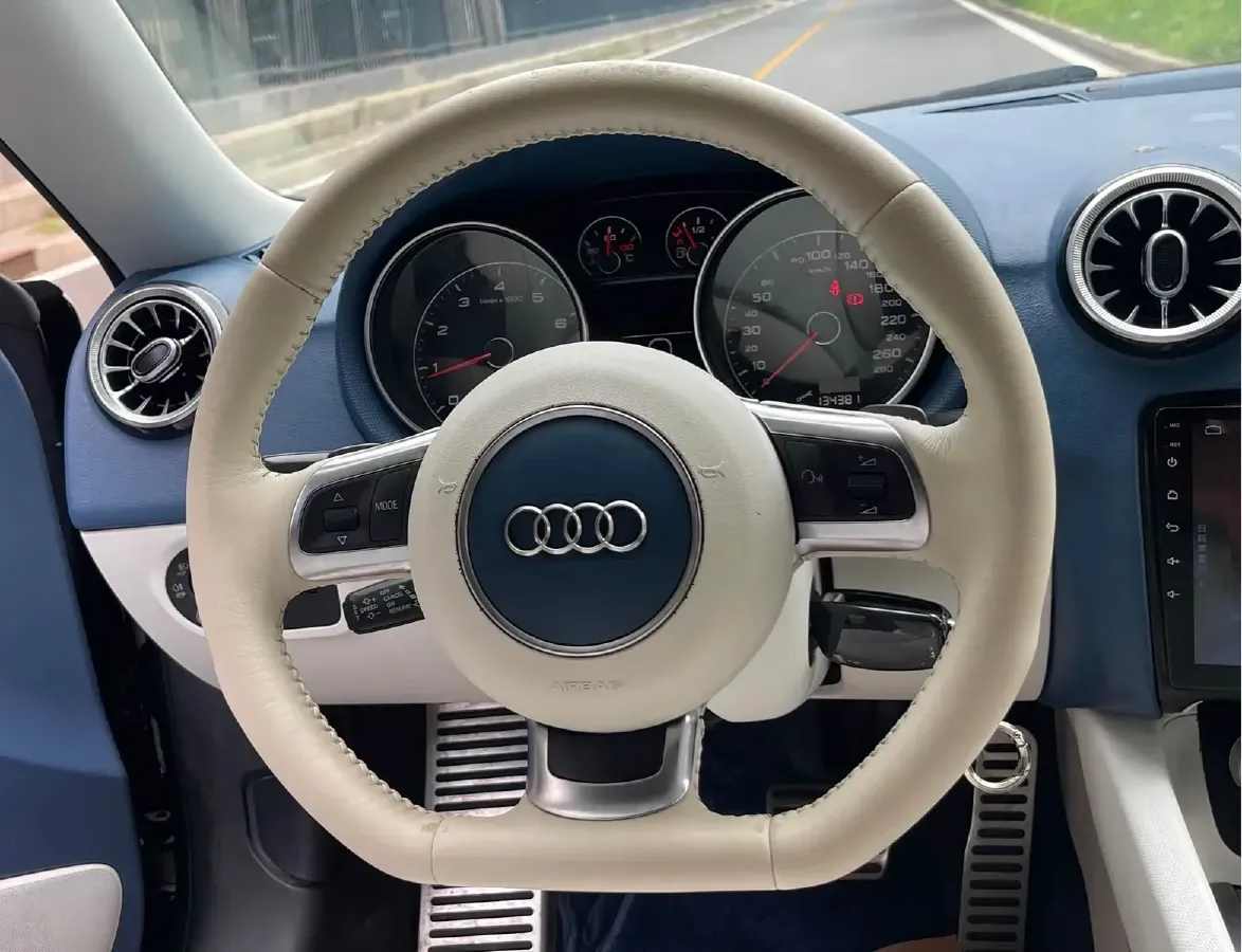 2011 Audi TT 2.0T 211HP L4 6DCT,autocango,china used car exporter,china ev exporter,chinese used car exporter,chinese used ev exporter