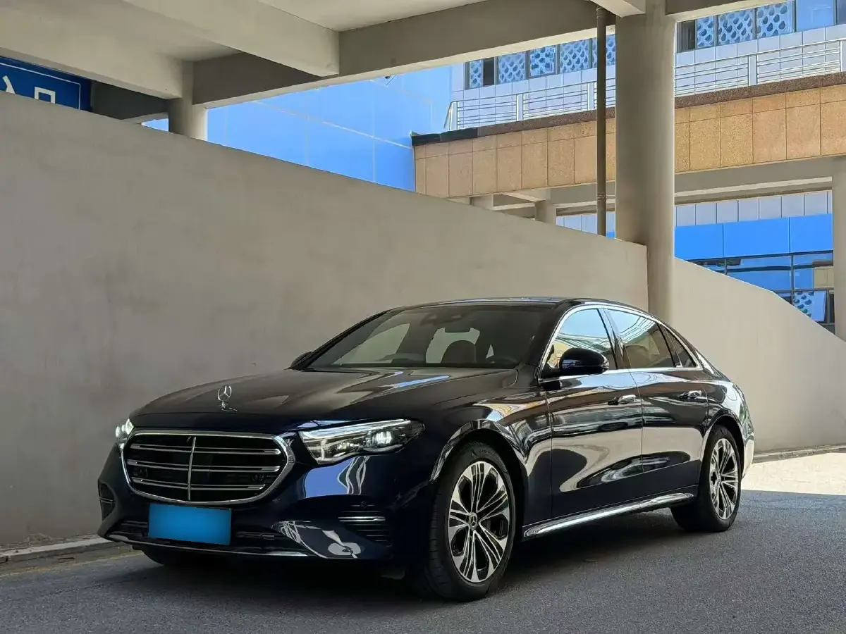 2024 Mercedes-Benz E Class 2.0T 204HP L4 9AT PHEV 25.4KWH