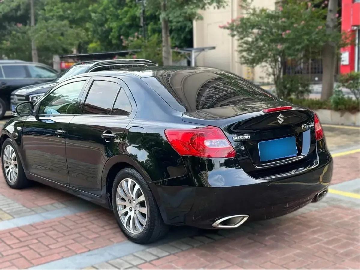 2010 Suzuki Kizashi 2.4L 178HP L4 CVT,autocango,china used car exporter,china ev exporter,chinese used car exporter,chinese used ev exporter