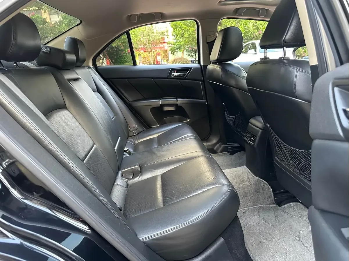 2010 Suzuki Kizashi 2.4L 178HP L4 CVT,autocango,china used car exporter,china ev exporter,chinese used car exporter,chinese used ev exporter