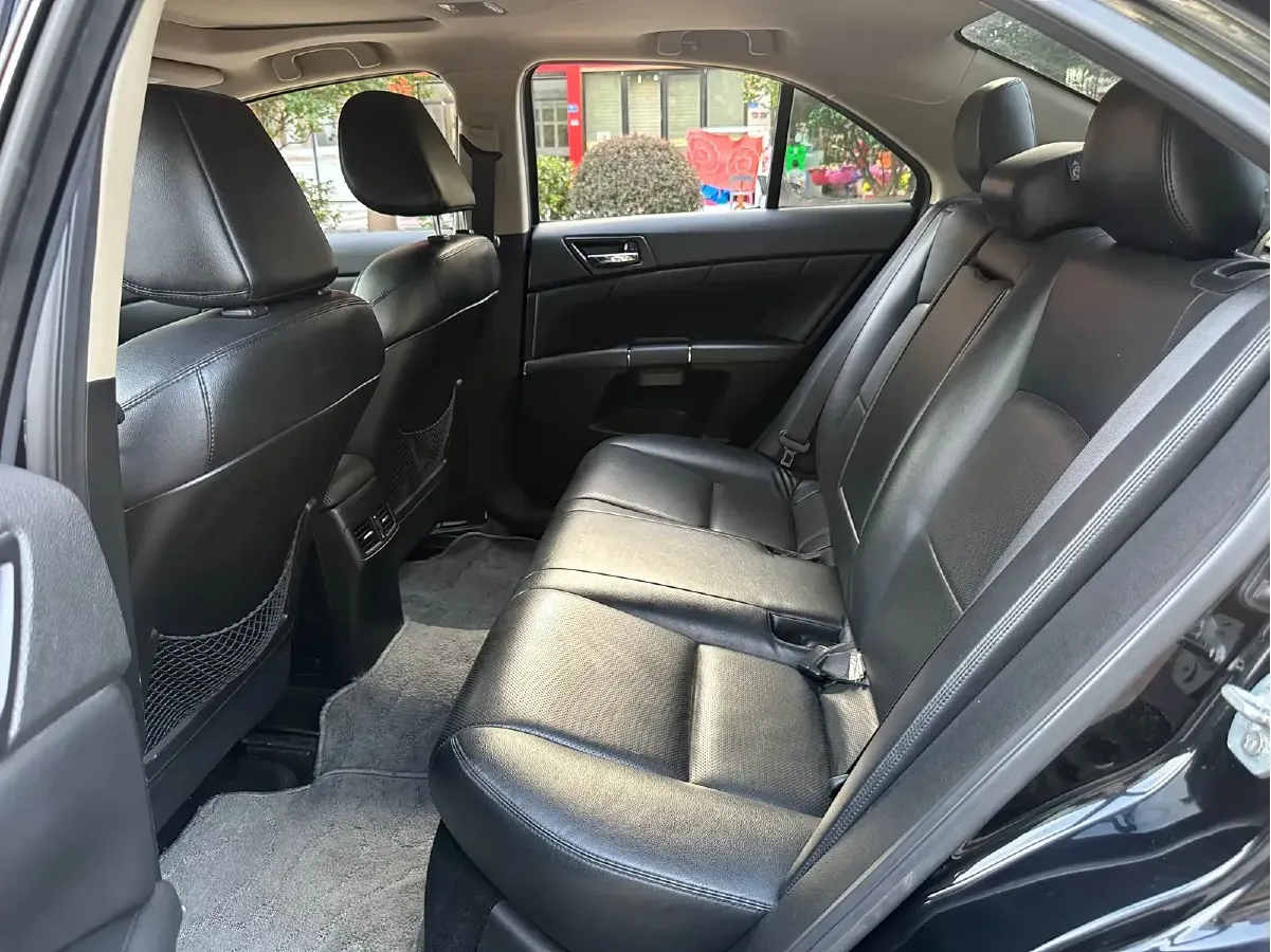 2010 Suzuki Kizashi 2.4L 178HP L4 CVT,autocango,china used car exporter,china ev exporter,chinese used car exporter,chinese used ev exporter