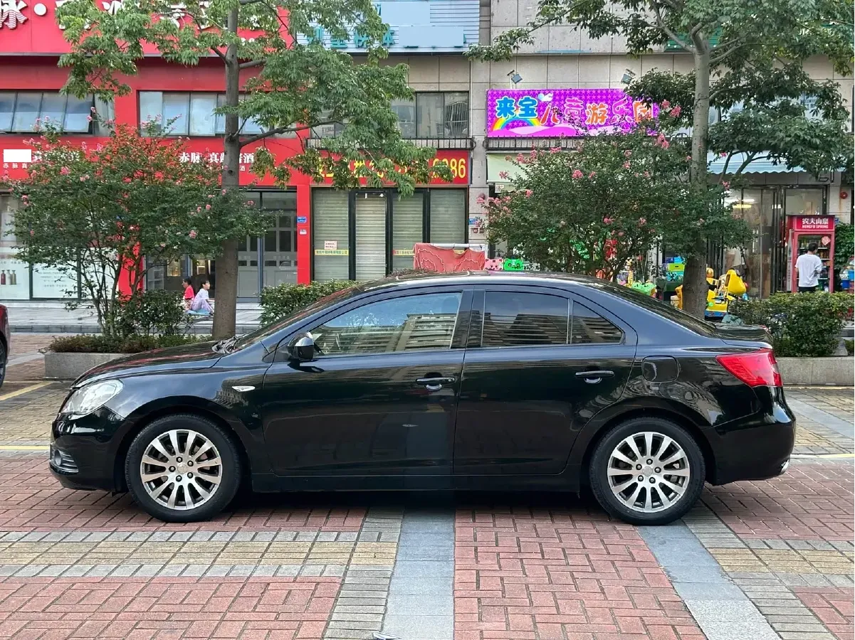 2010 Suzuki Kizashi 2.4L 178HP L4 CVT,autocango,china used car exporter,china ev exporter,chinese used car exporter,chinese used ev exporter