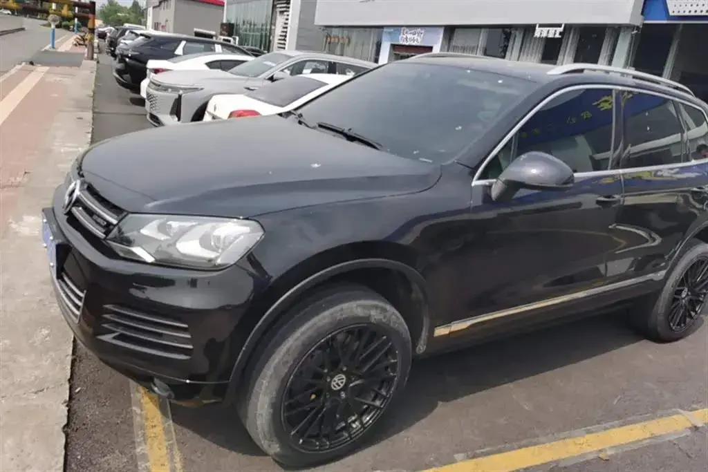 2011 Volkswagen Touareg 3.0T 333HP V6 8AT Hybrid
