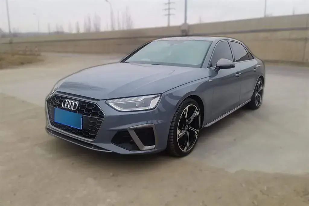 2022 Audi A4L 2.0T 190HP L4 7DCT