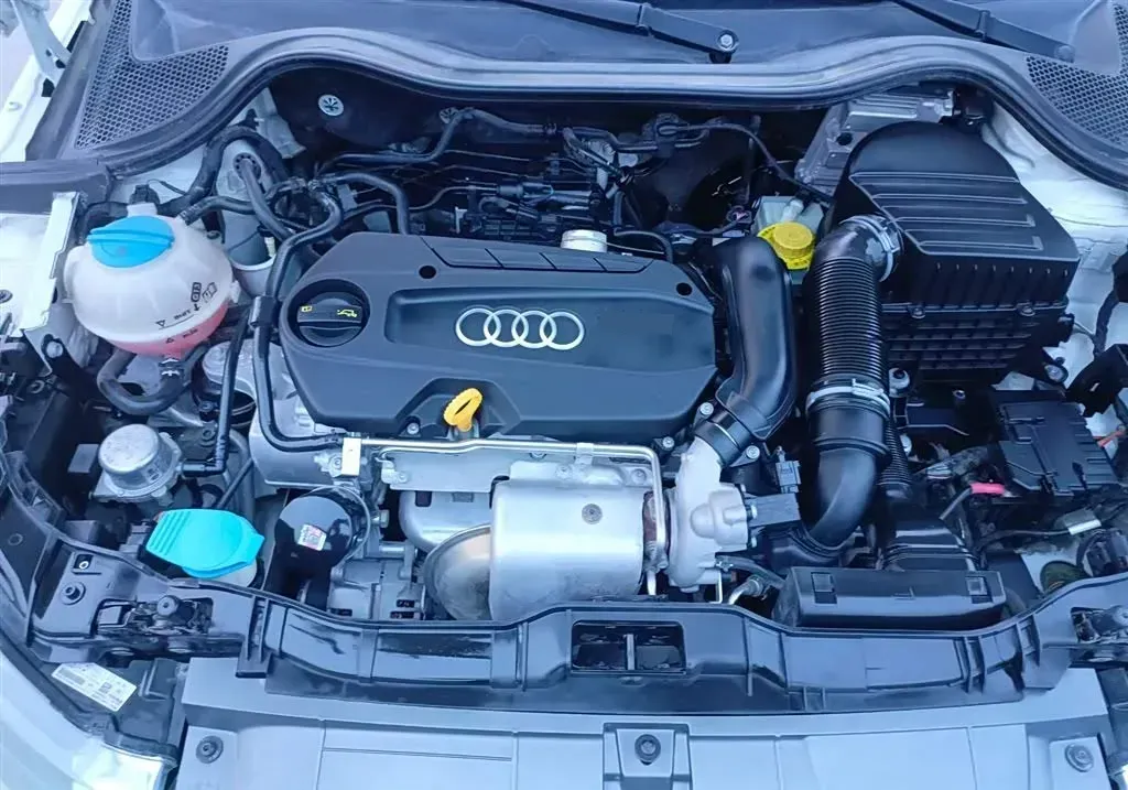 2014 Audi A1 1.4T 122HP L4 7DCT,autocango,china used car exporter,china ev exporter,chinese used car exporter,chinese used ev exporter