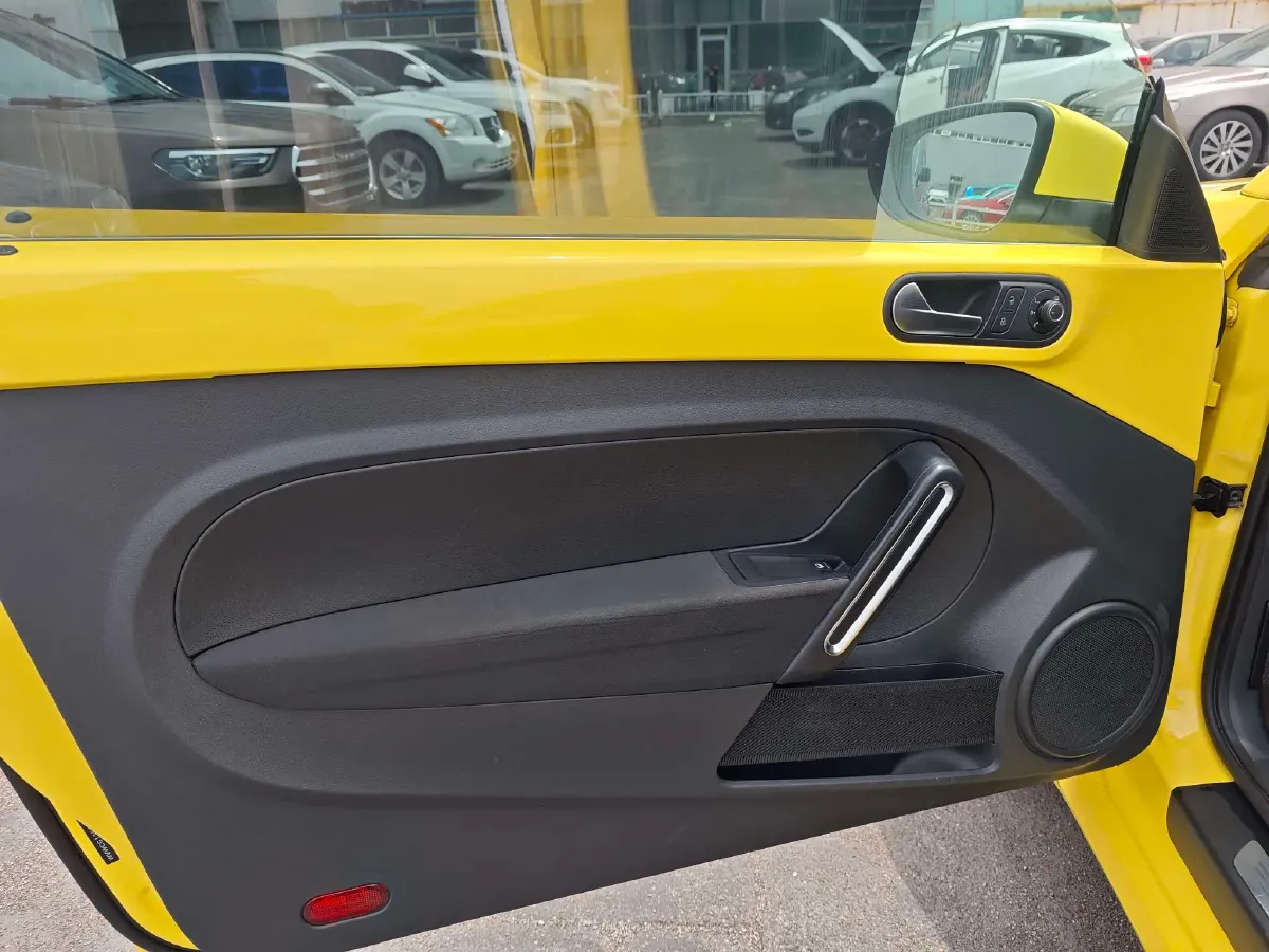 2014 Volkswagen Beetle 1.2T 105HP L4 7DCT,autocango,china used car exporter,china ev exporter,chinese used car exporter,chinese used ev exporter