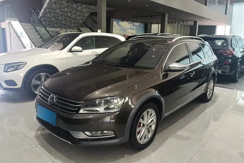 2012 Volkswagen Magotan 2.0T 211HP L4 6DCT