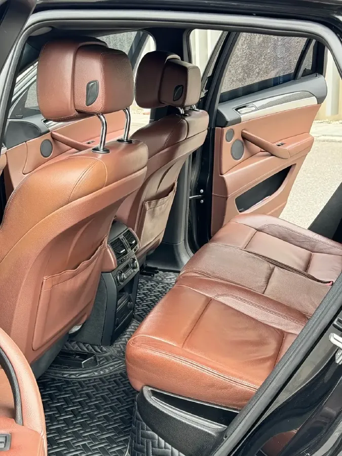 2013 BMW X6 M 4.4T 555HP V8 6AT,autocango,china used car exporter,china ev exporter,chinese used car exporter,chinese used ev exporter