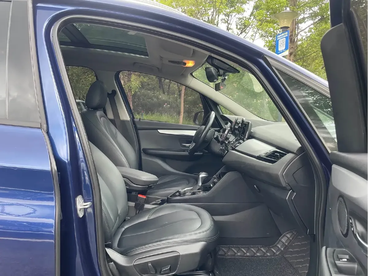 2015 BMW 2 Series SUV 1.5T 136HP L3 6AT,autocango,china used car exporter,china ev exporter,chinese used car exporter,chinese used ev exporter