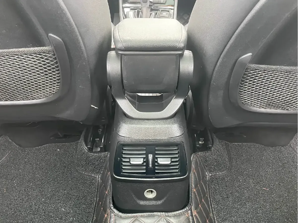 2015 BMW 2 Series SUV 1.5T 136HP L3 6AT,autocango,china used car exporter,china ev exporter,chinese used car exporter,chinese used ev exporter