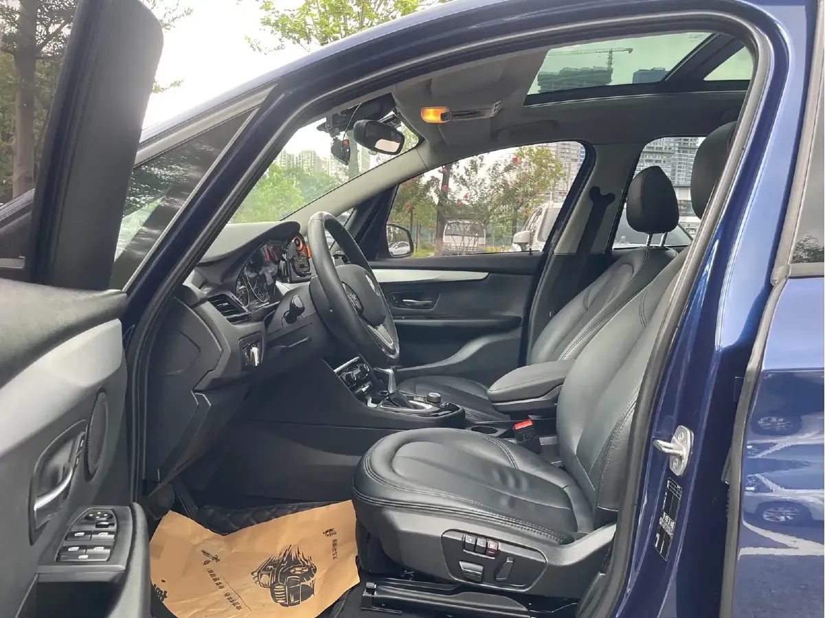 2015 BMW 2 Series SUV 1.5T 136HP L3 6AT,autocango,china used car exporter,china ev exporter,chinese used car exporter,chinese used ev exporter