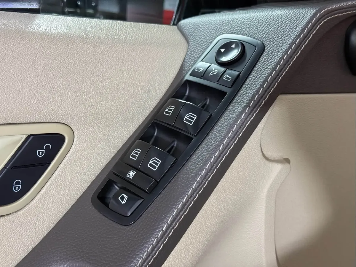 2015 Mercedes-Benz R Class 3.0T 333HP V6 7AT,autocango,china used car exporter,china ev exporter,chinese used car exporter,chinese used ev exporter