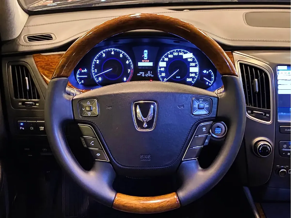 2012 Hyundai Equus 5.0L 430HP V8 8AT,autocango,china used car exporter,china ev exporter,chinese used car exporter,chinese used ev exporter