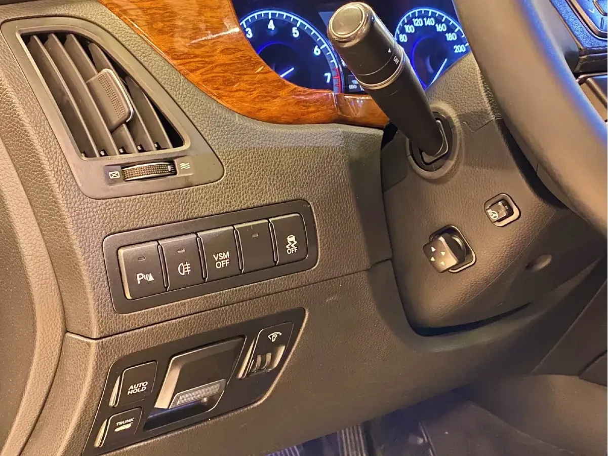 2012 Hyundai Equus 5.0L 430HP V8 8AT,autocango,china used car exporter,china ev exporter,chinese used car exporter,chinese used ev exporter