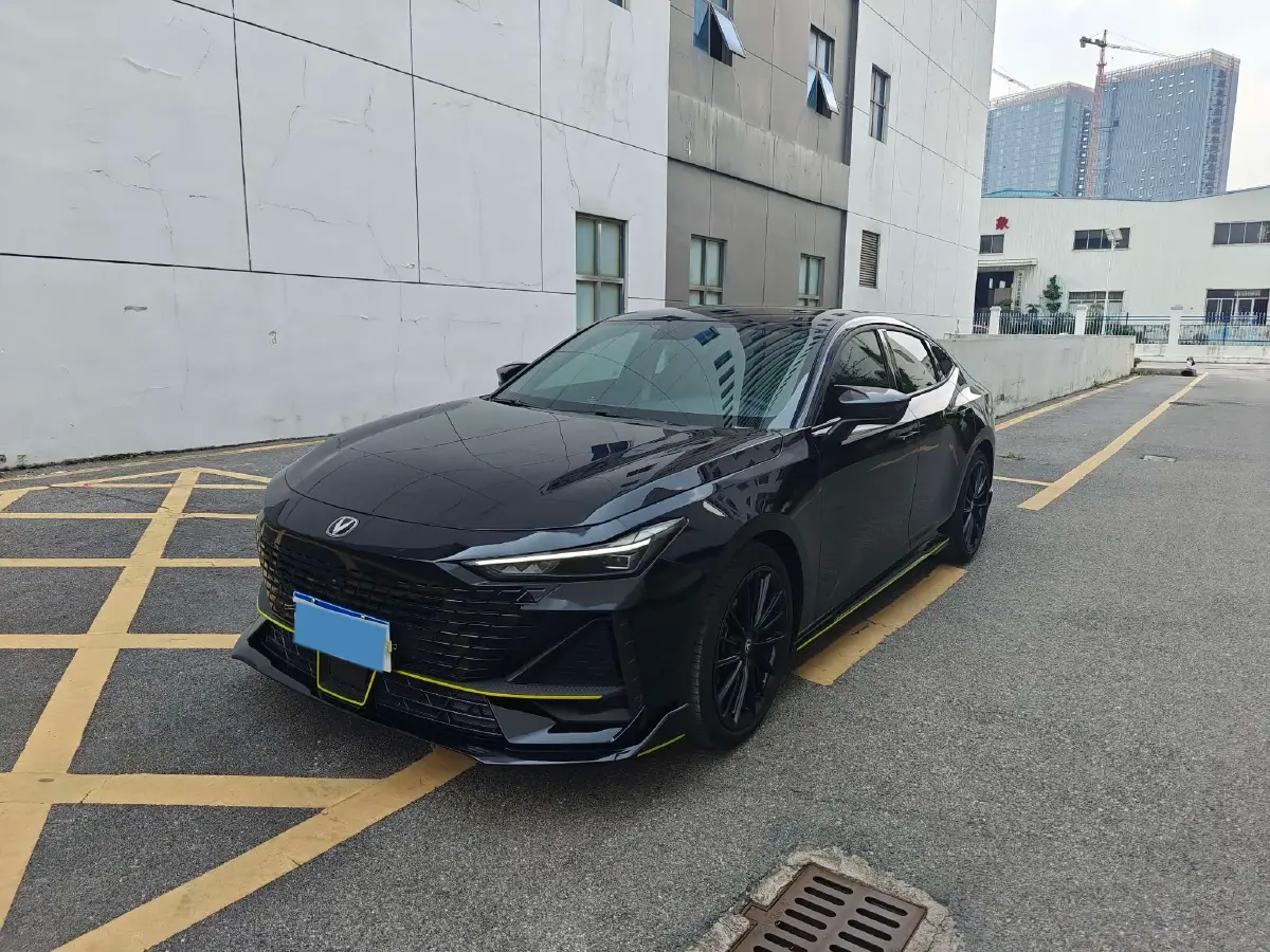 2022 ChangAn UNI-V 1.5T 188HP L4 7DCT