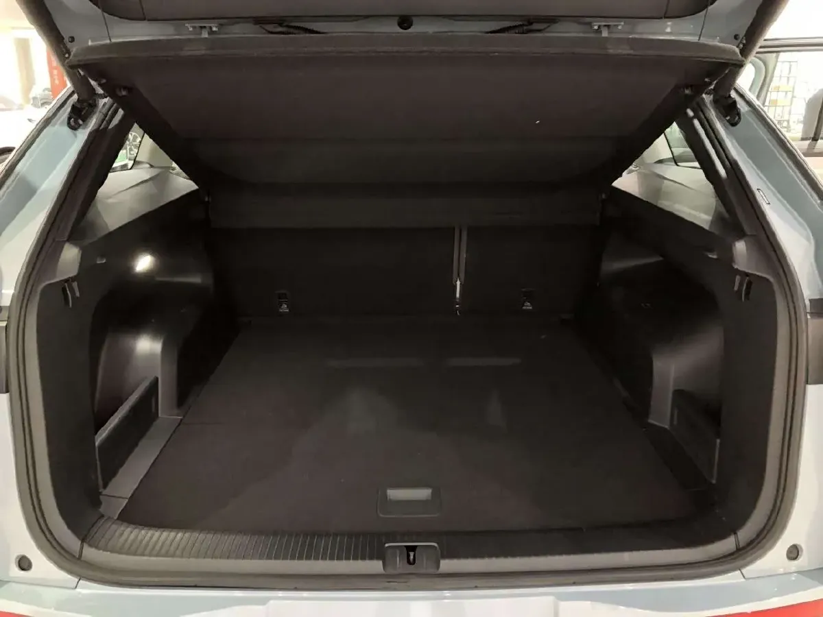 2023 Volkswagen Tavendor 2.0T 220HP L4 7DCT,autocango,china used car exporter,china ev exporter,chinese used car exporter,chinese used ev exporter