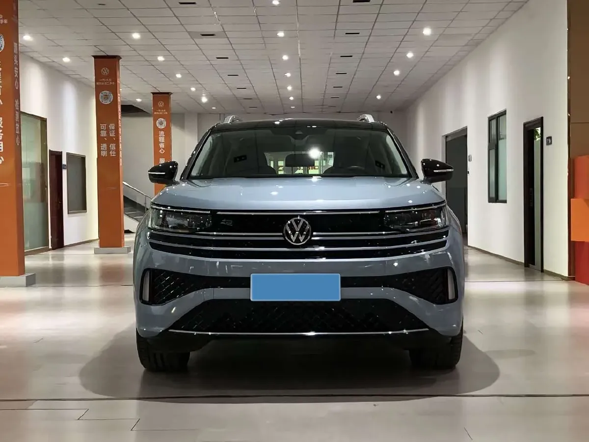 2023 Volkswagen Tavendor 2.0T 220HP L4 7DCT,autocango,china used car exporter,china ev exporter,chinese used car exporter,chinese used ev exporter